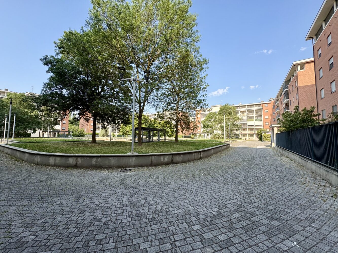 ROZZANO Piazza Papa Giovanni Paolo II 22 - immagine 24